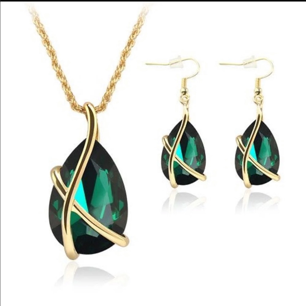 Emerald Color Stone Jewelry Set